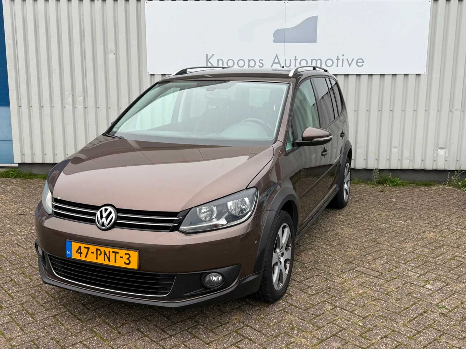 Volkswagen Touran (2011) — foto 1