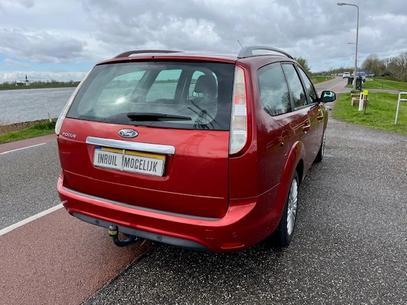 Ford Focus (2010) — foto 1