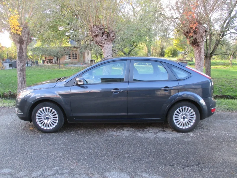 Ford Focus (2010) — foto 1