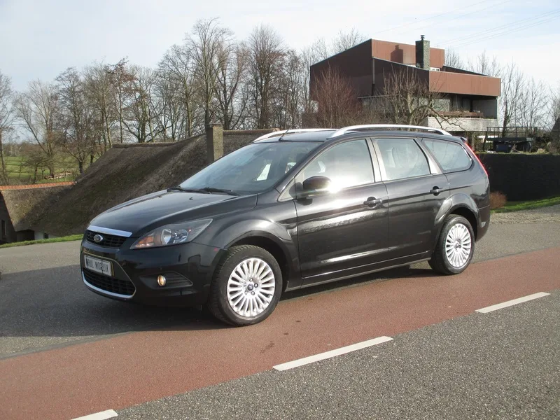 Ford Focus (2008) — foto 1
