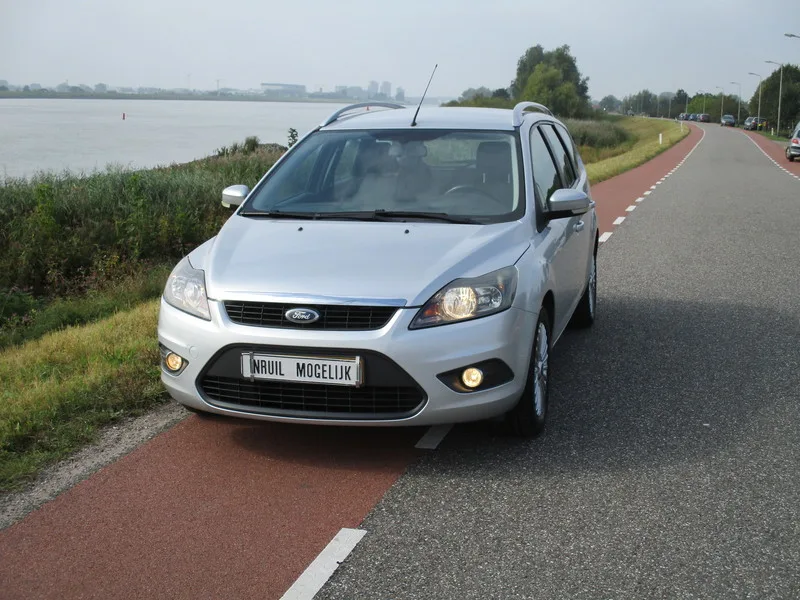 Ford Focus (2011) — foto 1