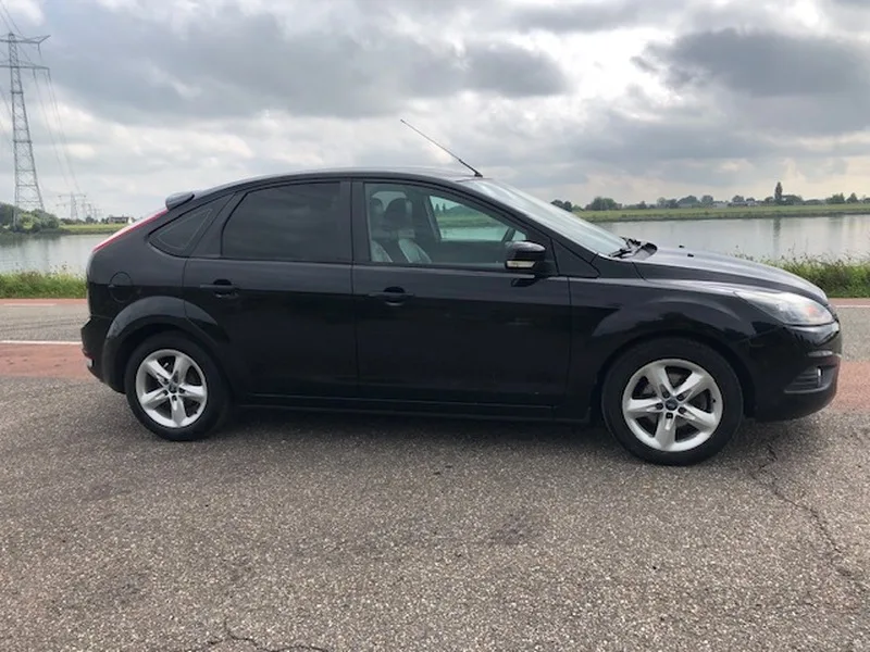 Ford Focus (2010) — foto 1