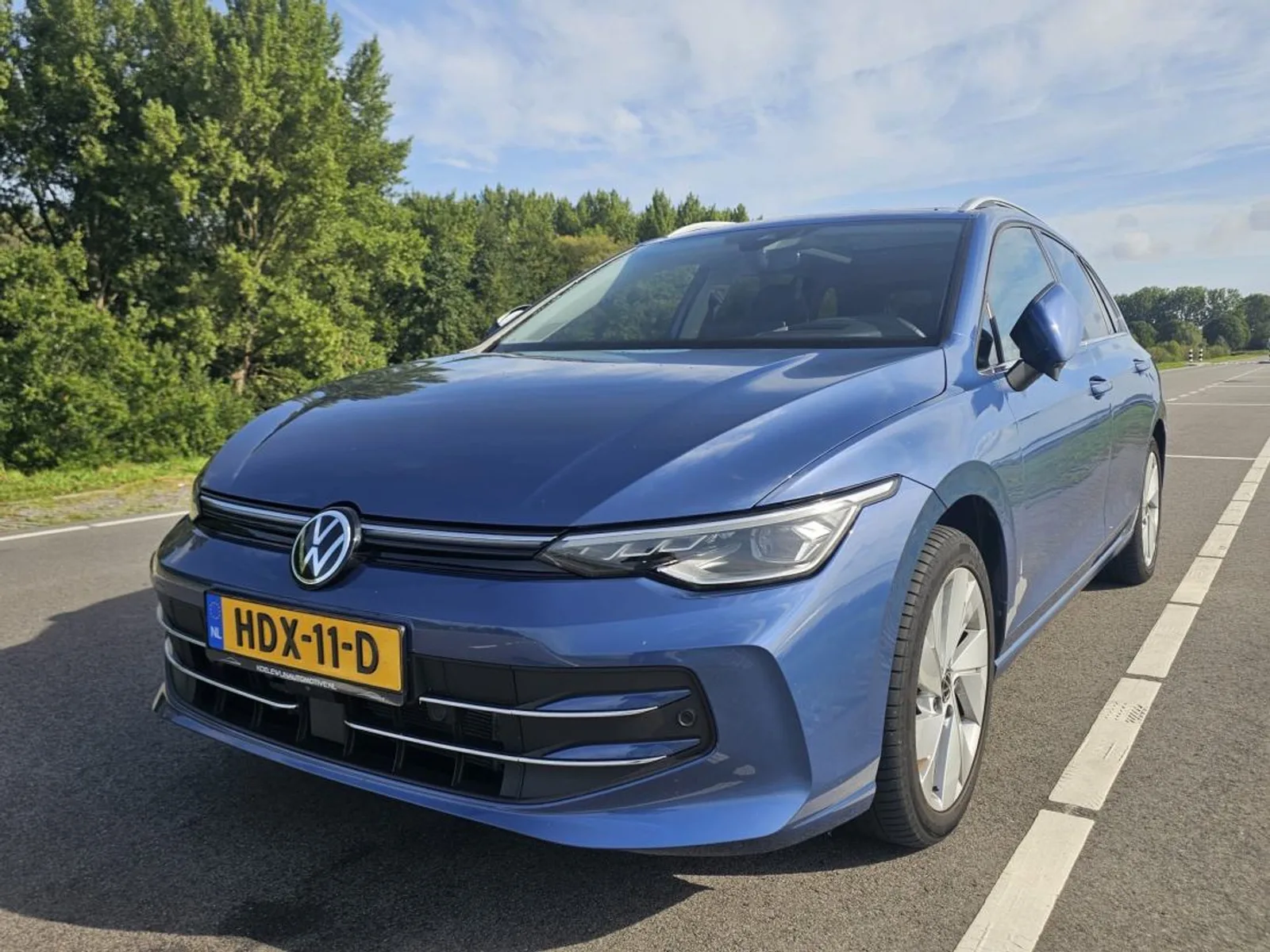 Volkswagen Golf (2024) — foto 1