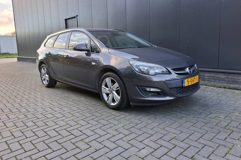 Opel Astra (2013)