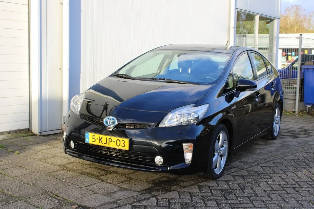 Toyota Prius (2013) — foto 1