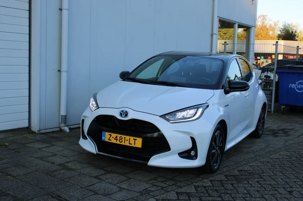 Toyota Yaris (2020) — foto 1