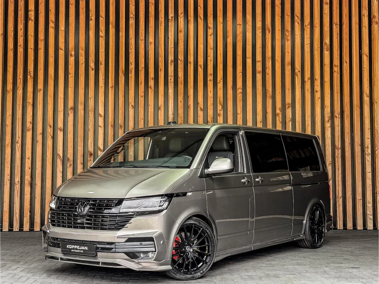 Volkswagen Transporter (2023) — foto 1