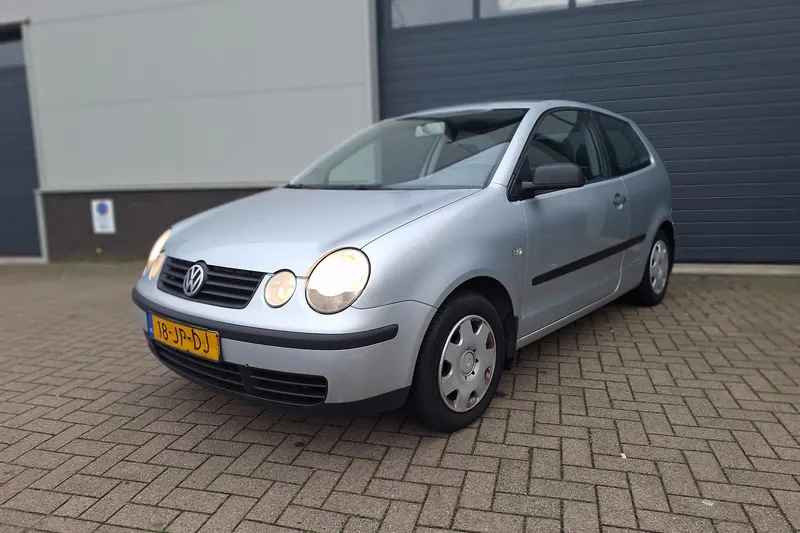 Volkswagen Polo (2002)