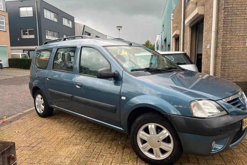 Dacia Logan MCV (2008)