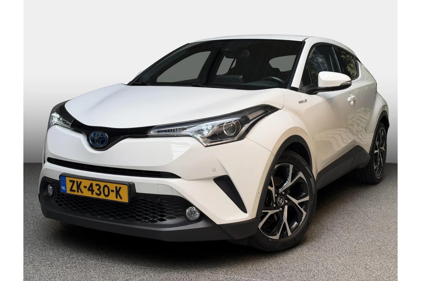 Toyota C-HR (2019) — foto 1