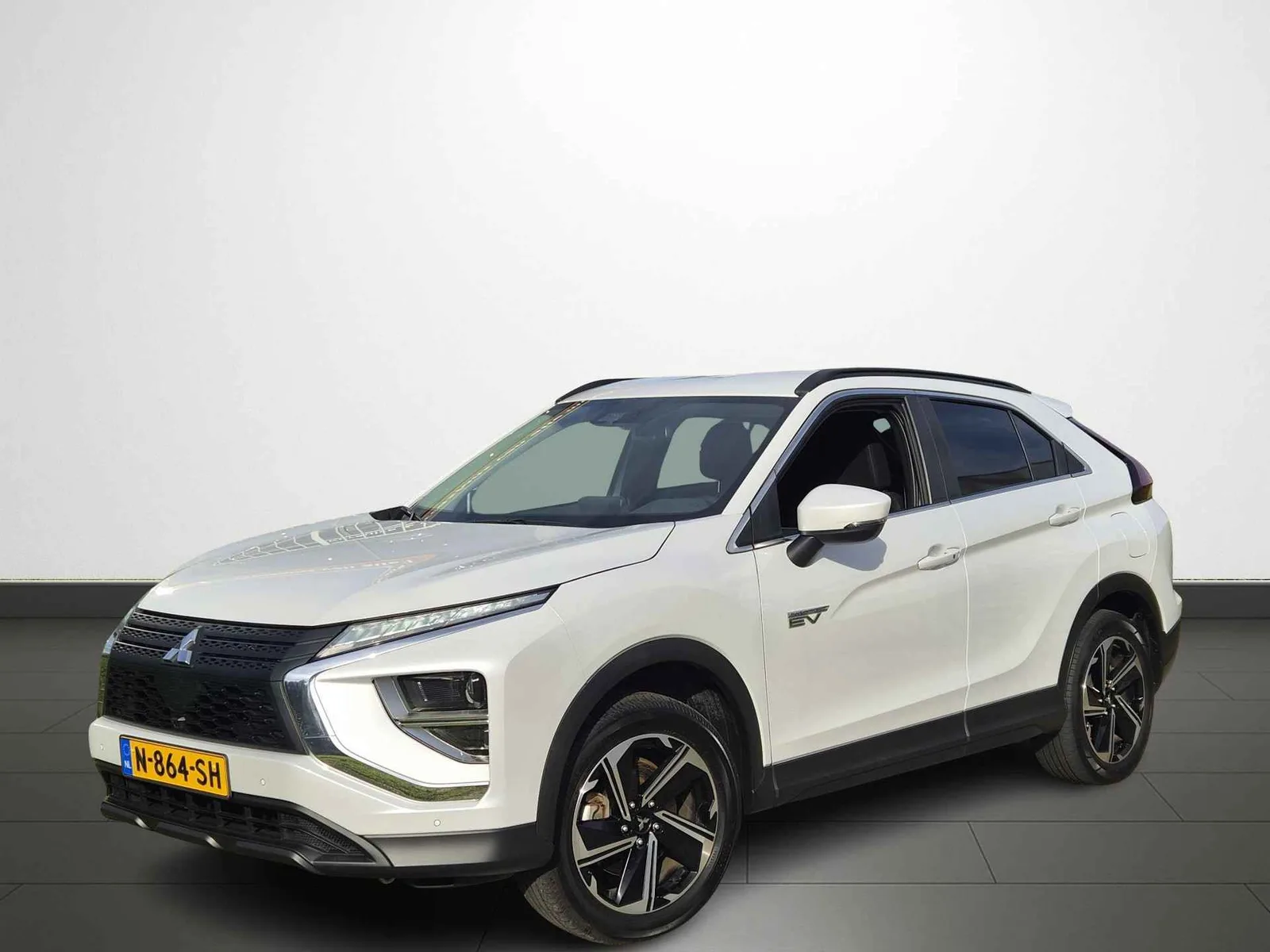 Mitsubishi Eclipse Cross (2022) — foto 1