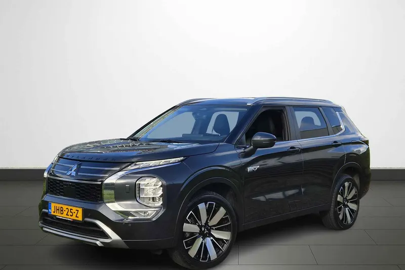 Mitsubishi Outlander (2025)