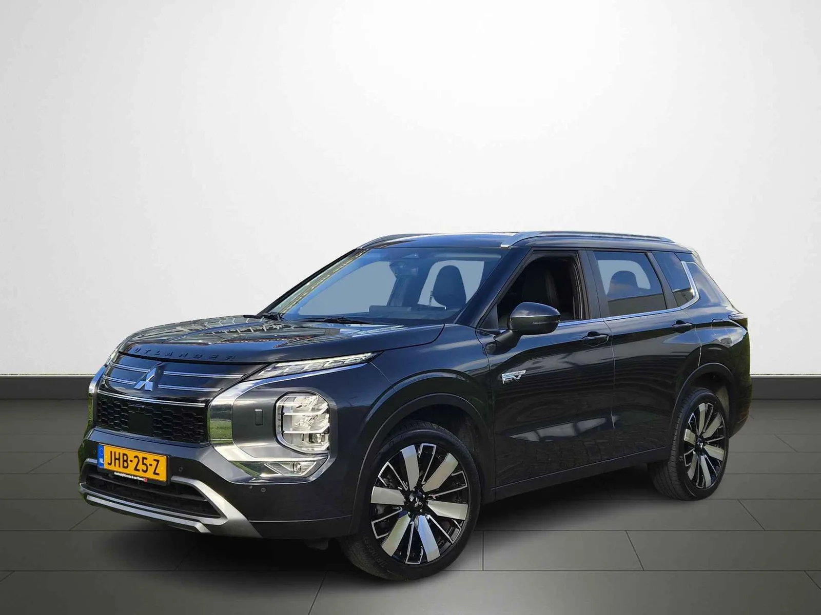 Mitsubishi Outlander (2025) — foto 1