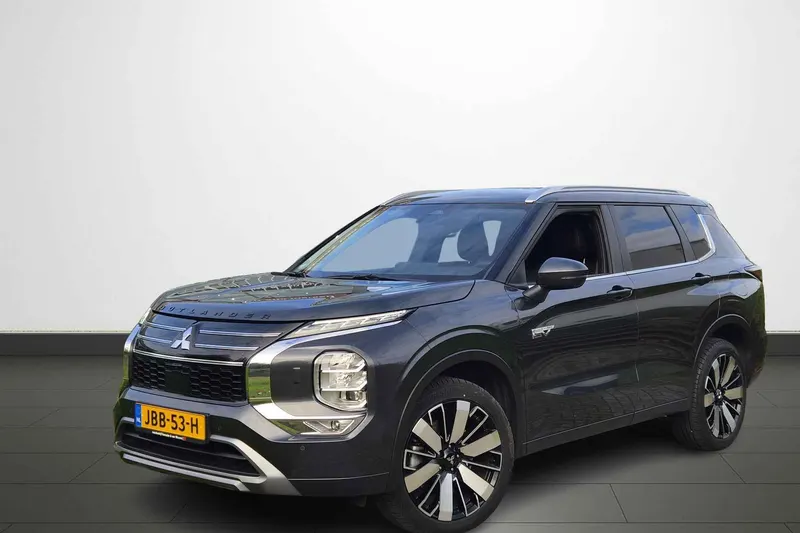 Mitsubishi Outlander (2025)