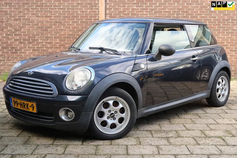 MINI One (2009)