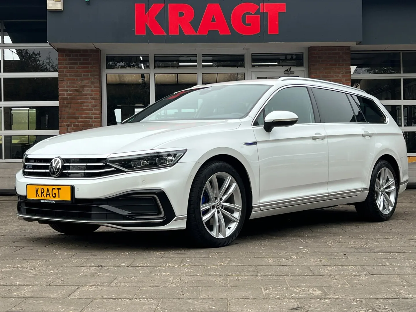 Volkswagen Passat (2020) — foto 1