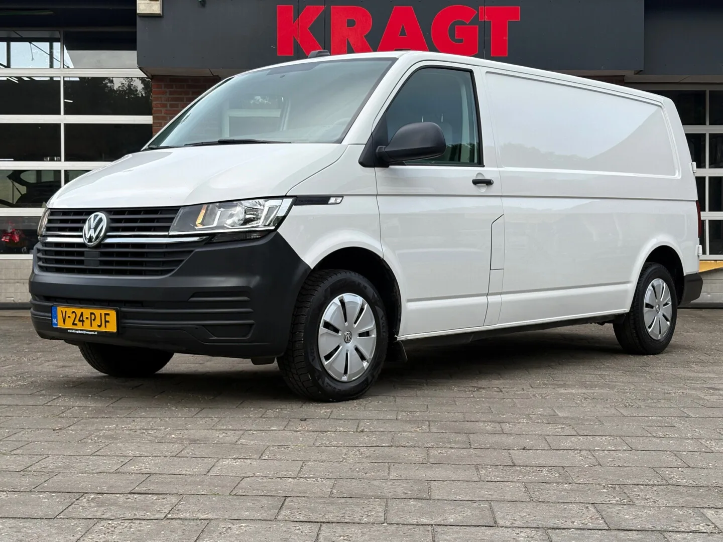 Volkswagen Transporter (2024) — foto 1
