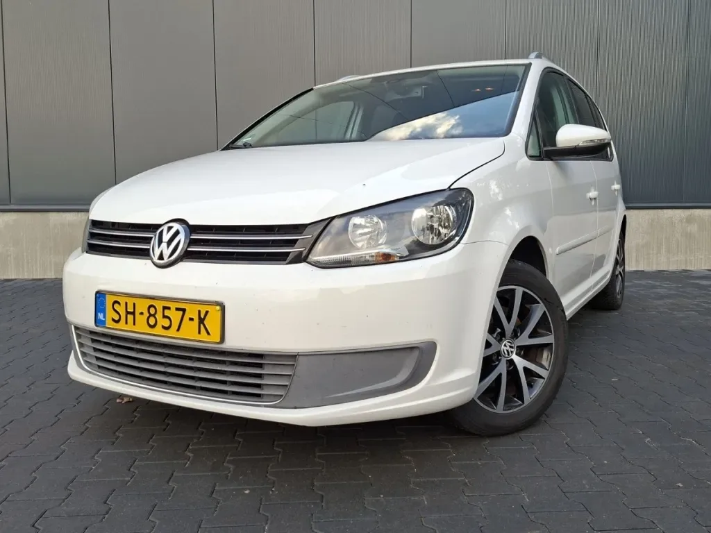 Volkswagen Touran (2011) — foto 1