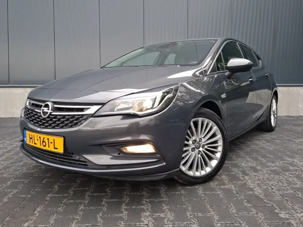 Opel Astra (2015) — foto 1