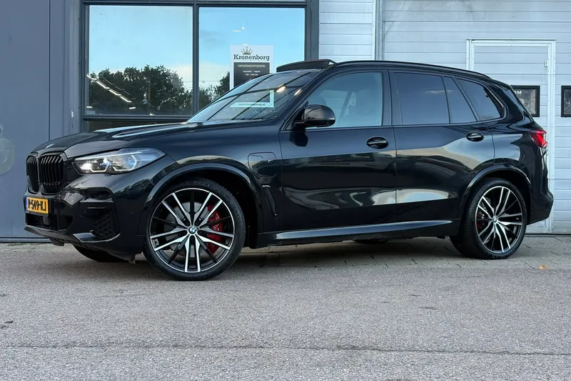 BMW X5 (2022)