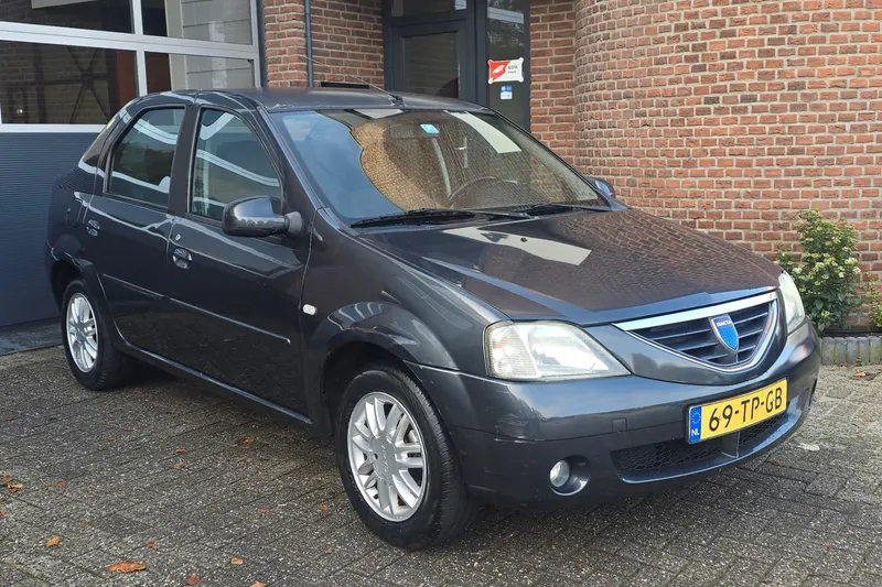 Dacia Logan (2006)