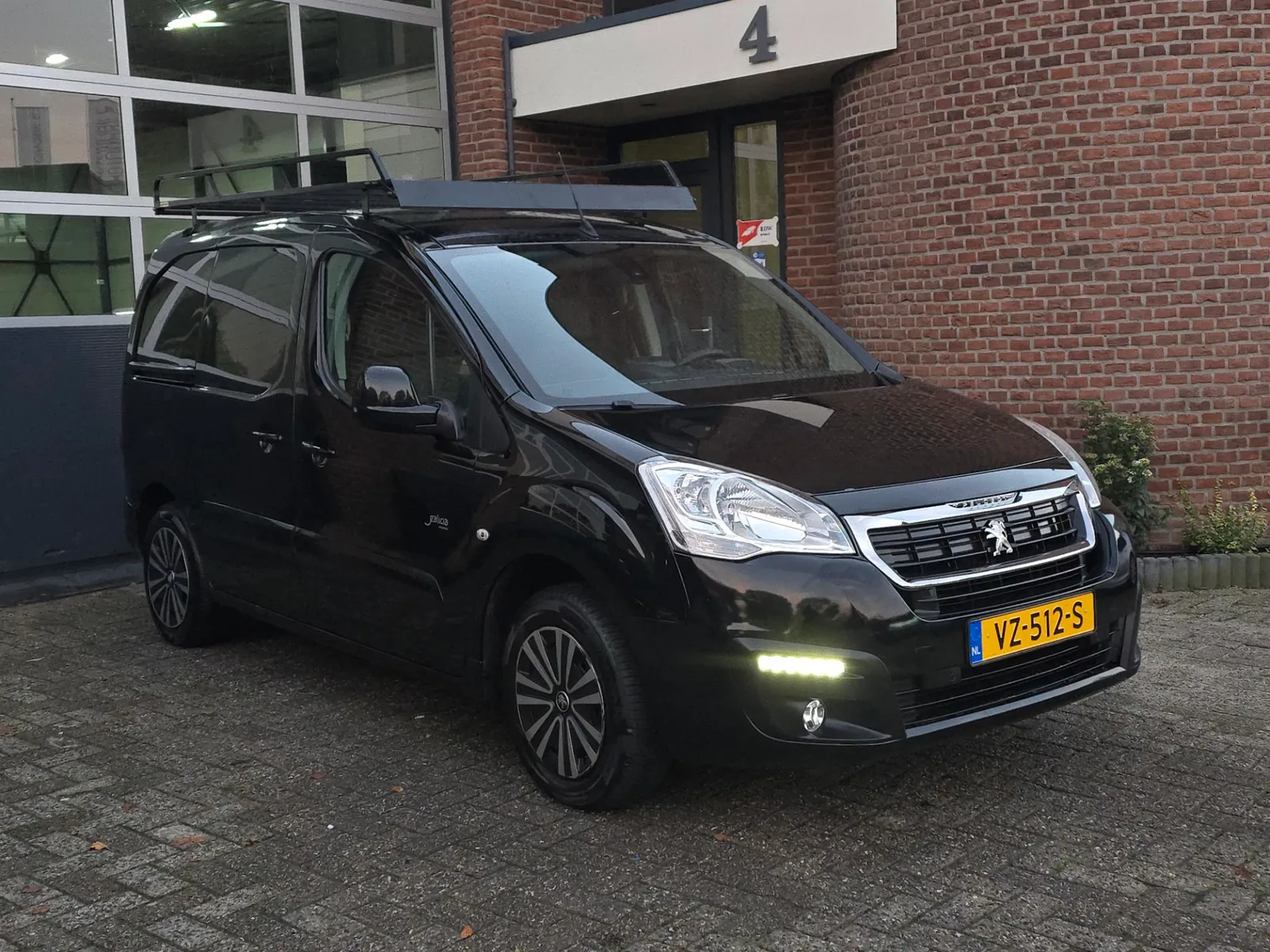 Peugeot Partner (2016) — foto 1