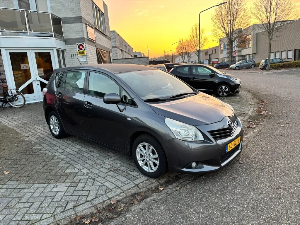Toyota Verso (2012) — foto 1