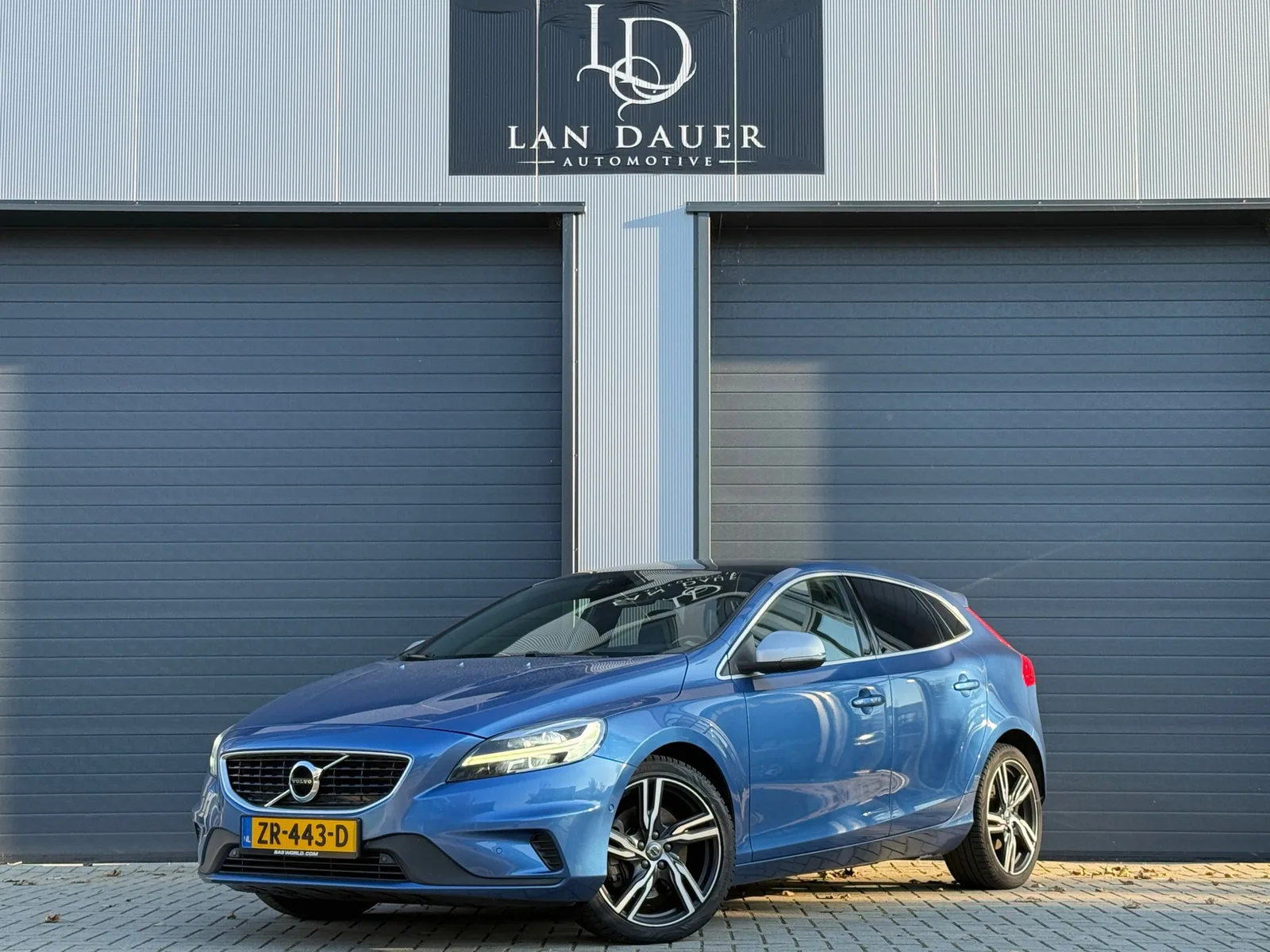 Volvo V40 (2019) — foto 1