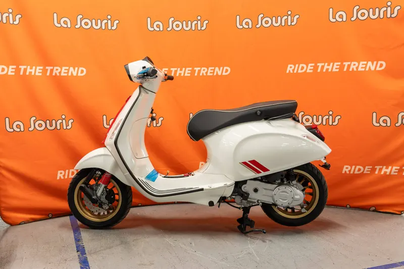 La Souris Futuro Retro (2024)