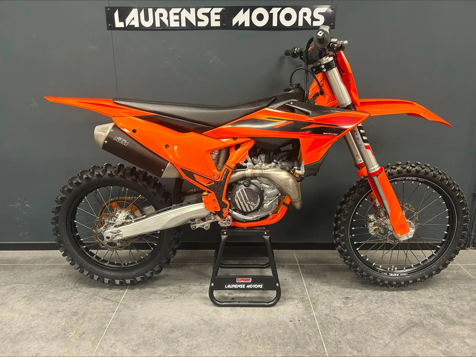 KTM 450 SX-F (2025) — foto 1