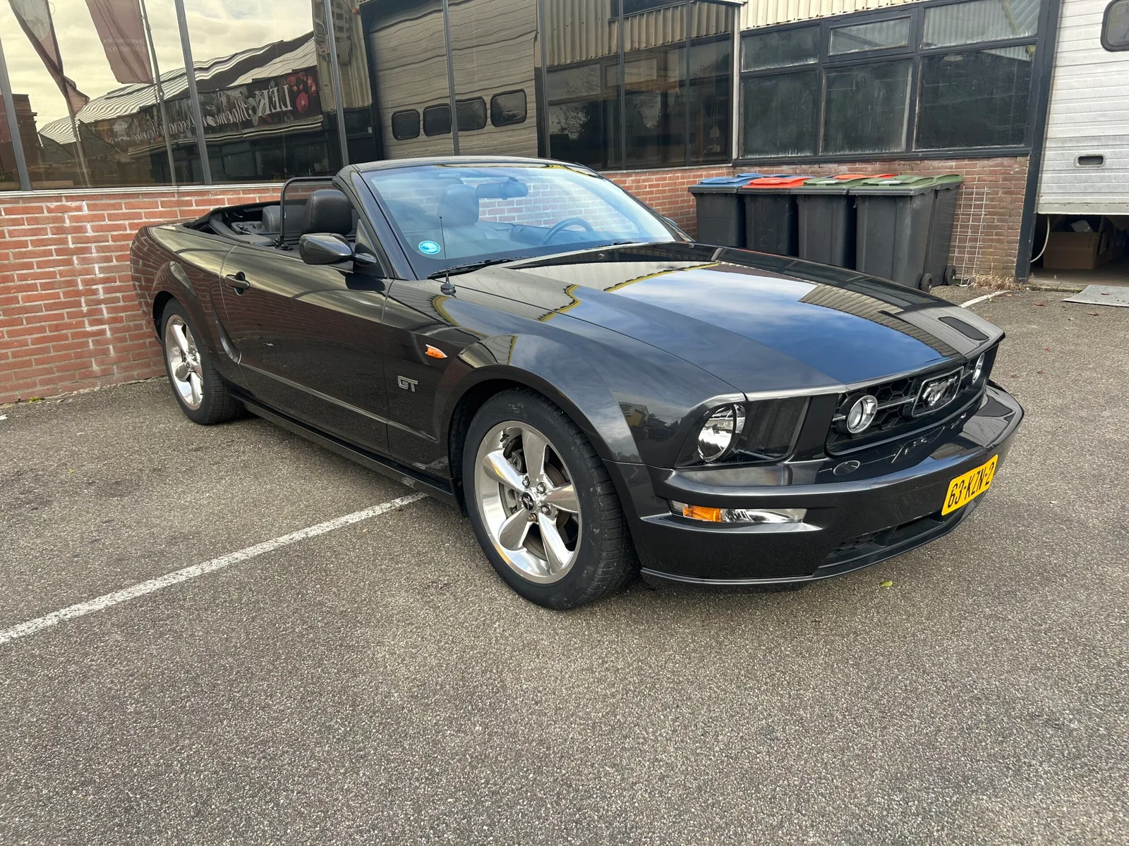 Ford Mustang (2017) — foto 1