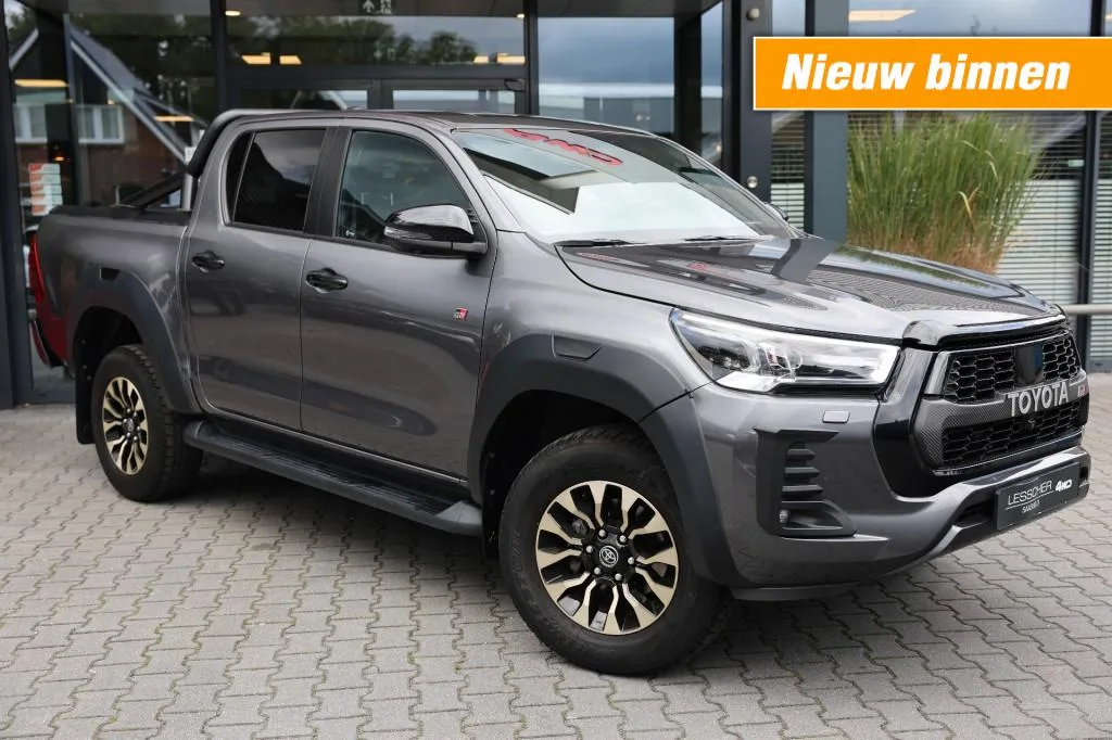 Toyota Hilux (2024) — foto 1
