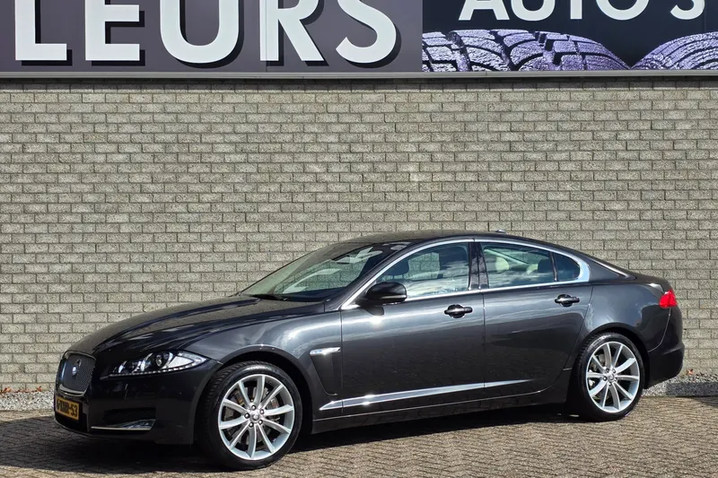 Jaguar XF (2013)