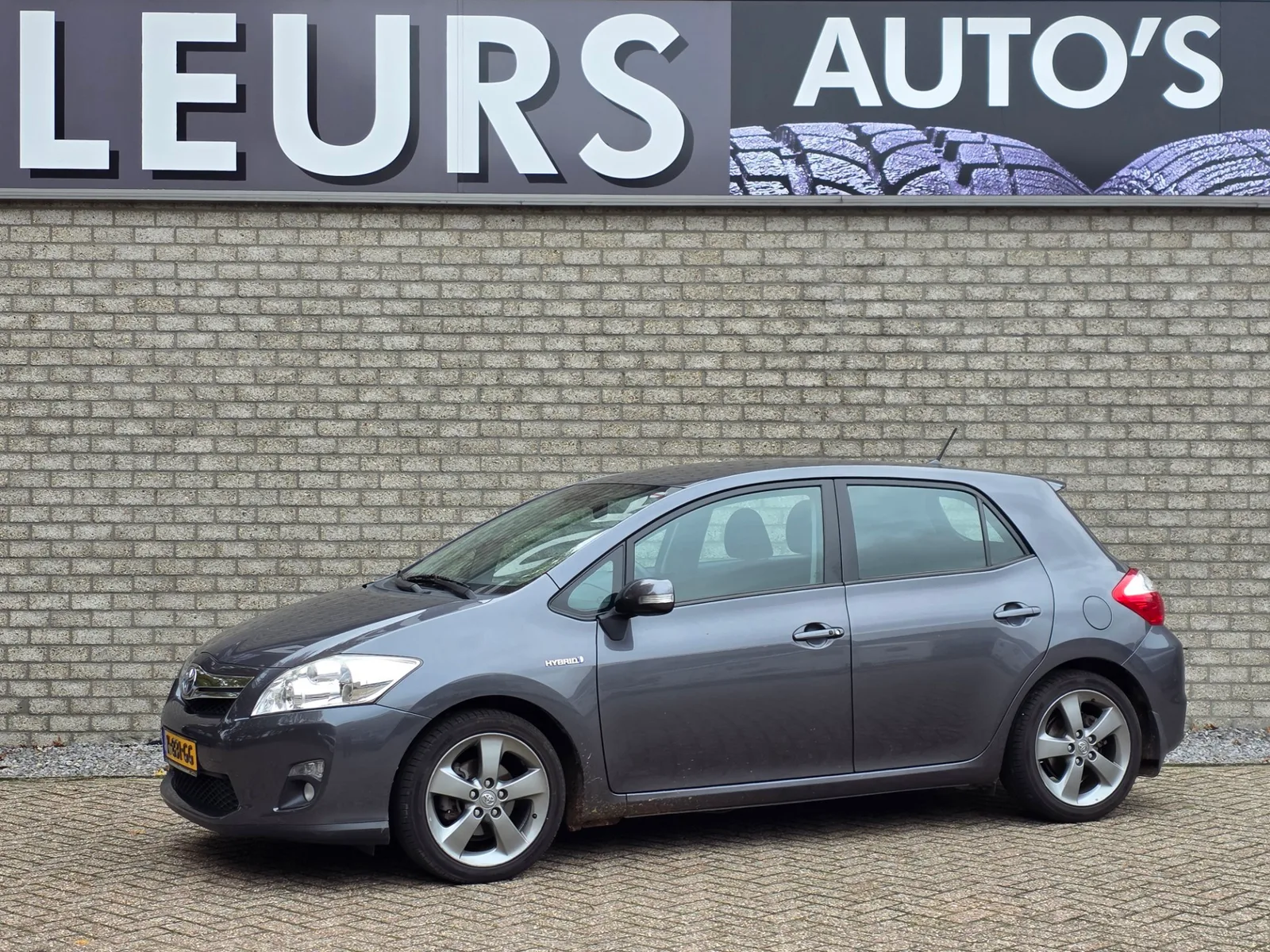 Toyota Auris (2012) — foto 1