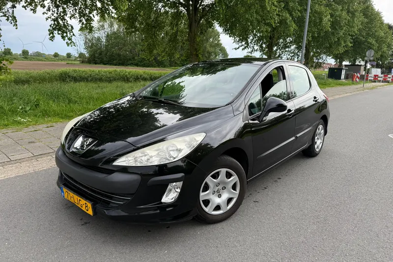Peugeot 308 (2010)