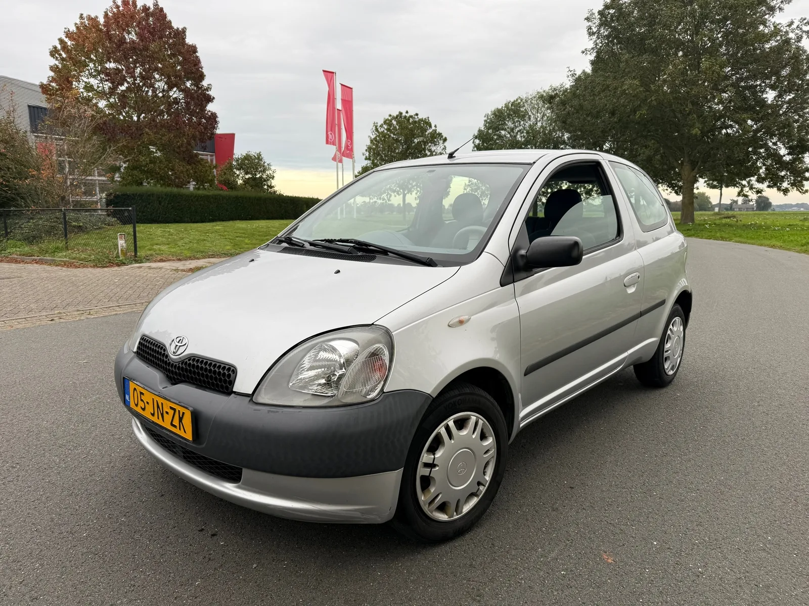 Toyota Yaris (2002) — foto 1