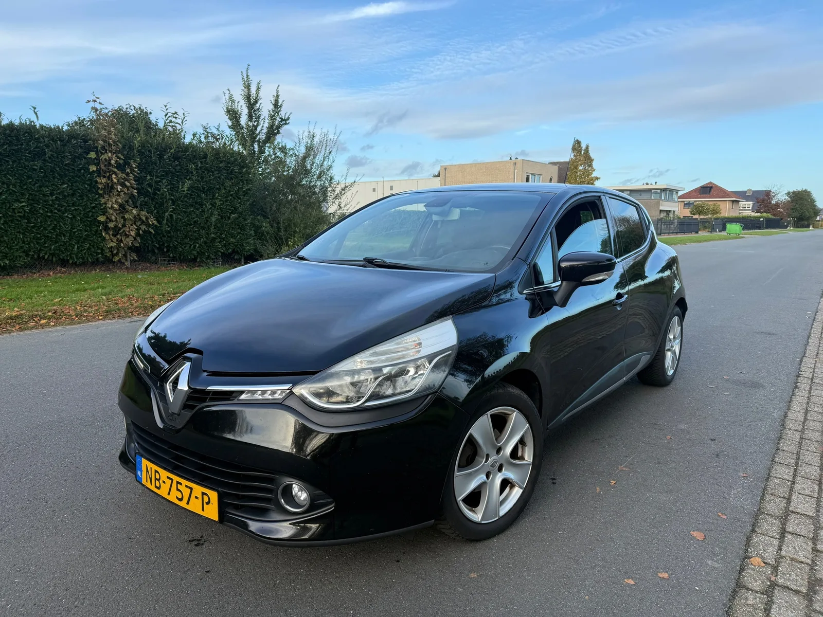 Renault Clio (2016) — foto 1