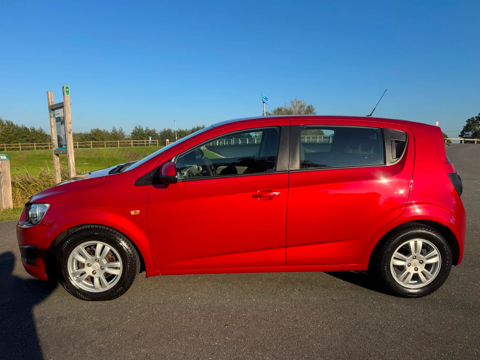 Chevrolet Aveo (2011) — foto 1