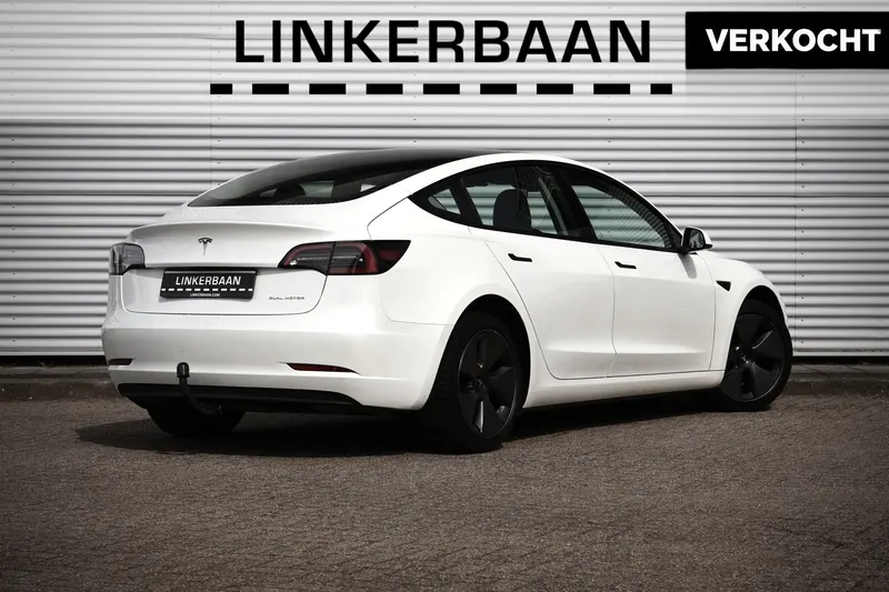 Tesla Model 3 (2023)