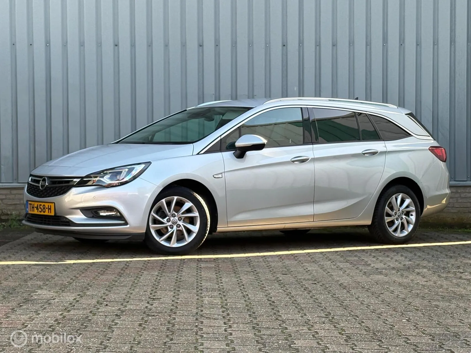 Opel Astra (2018) — foto 1
