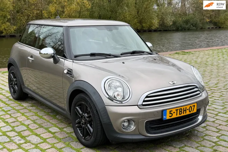 MINI One (2014)