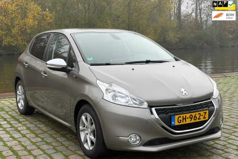 Peugeot 208 (2015)