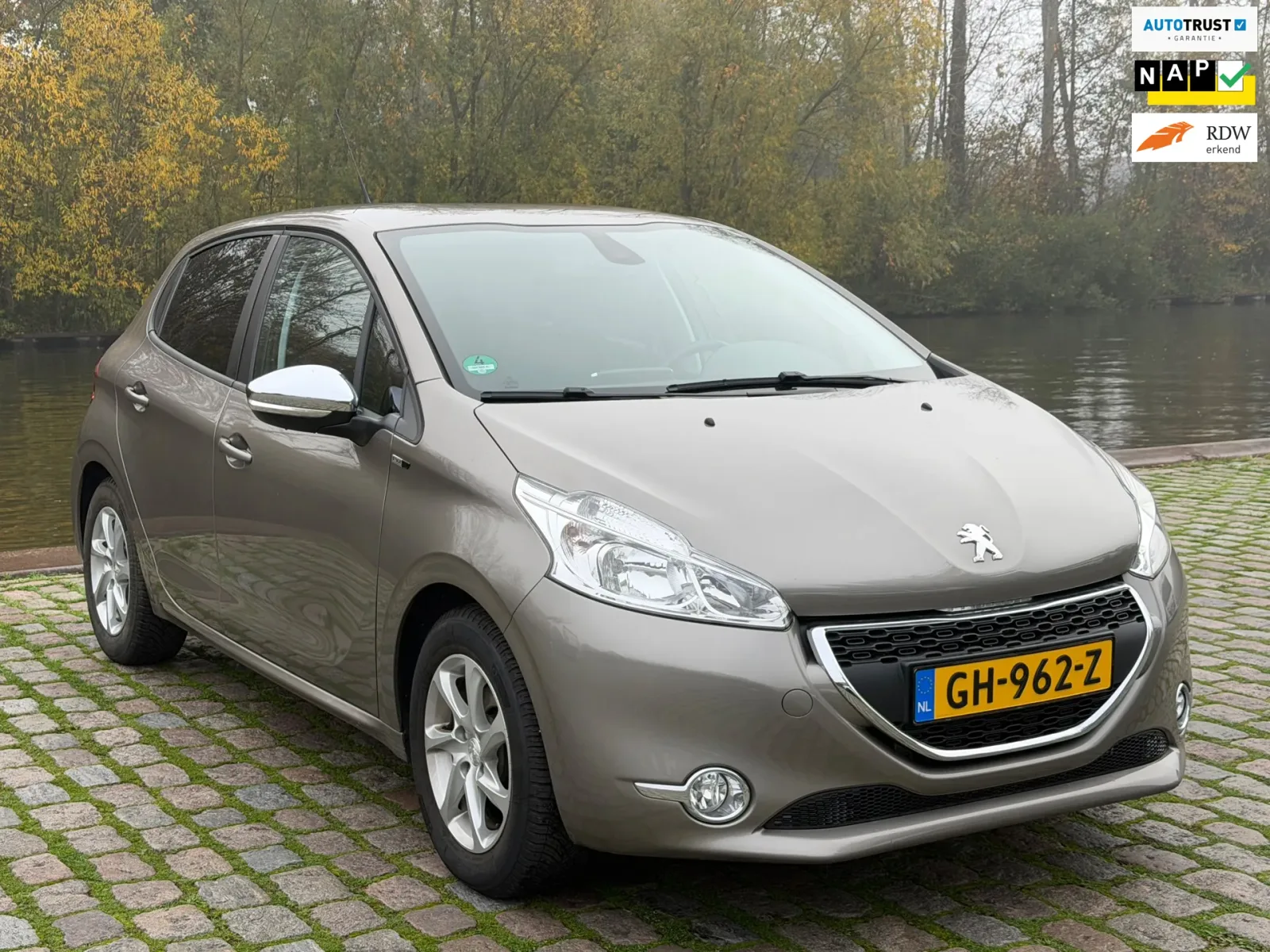 Peugeot 208 (2015) — foto 1