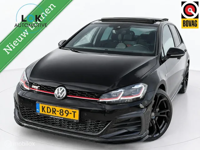 Volkswagen Golf (2019) — foto 1