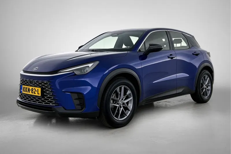 Lexus LBX (2024)