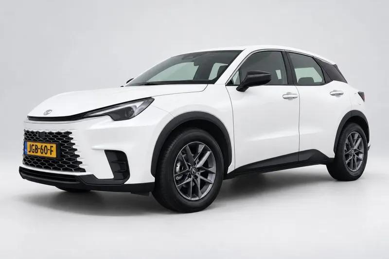 Lexus LBX (2025)