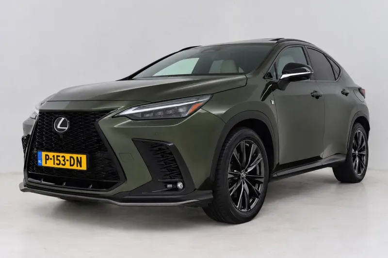 Lexus NX (2022)