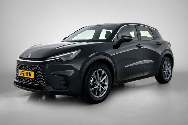 Lexus LBX (2025)