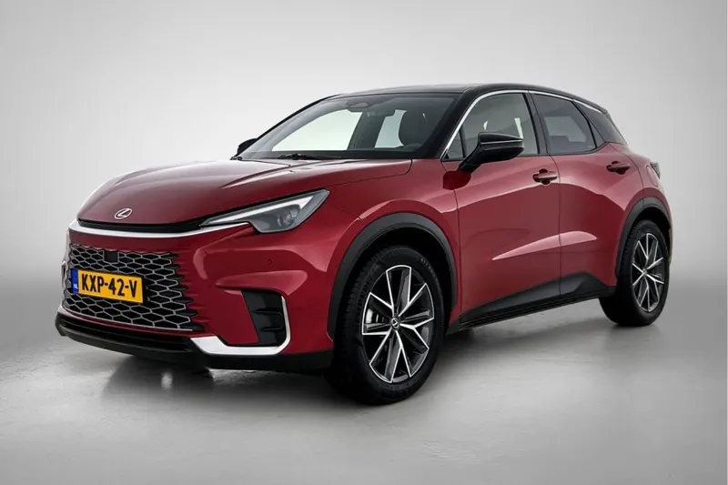Lexus LBX (2025)