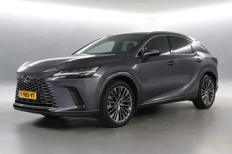 Lexus RX (2023)